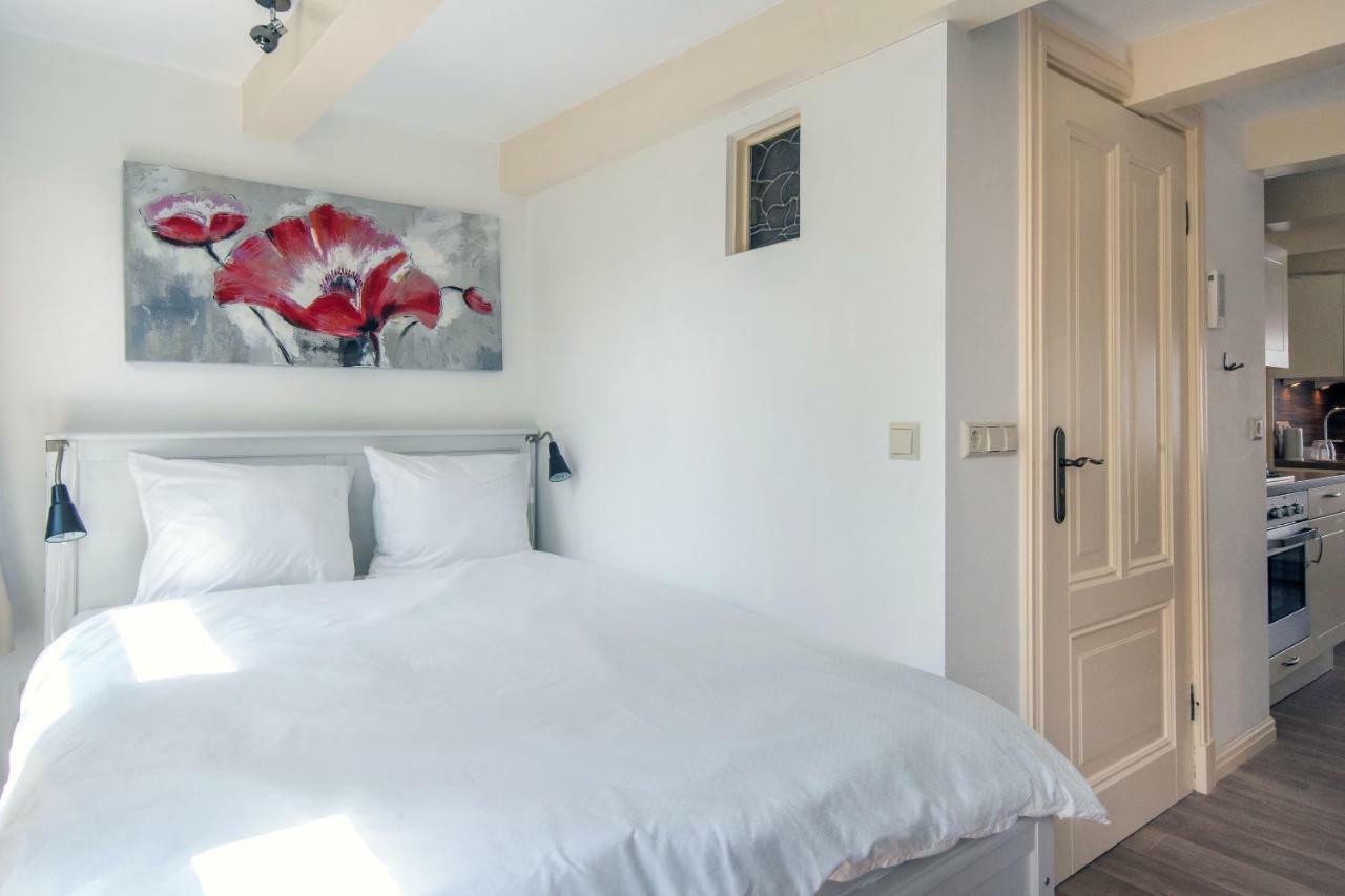 The Blue Stairs Bed & Breakfast Amsterdam Bagian luar foto